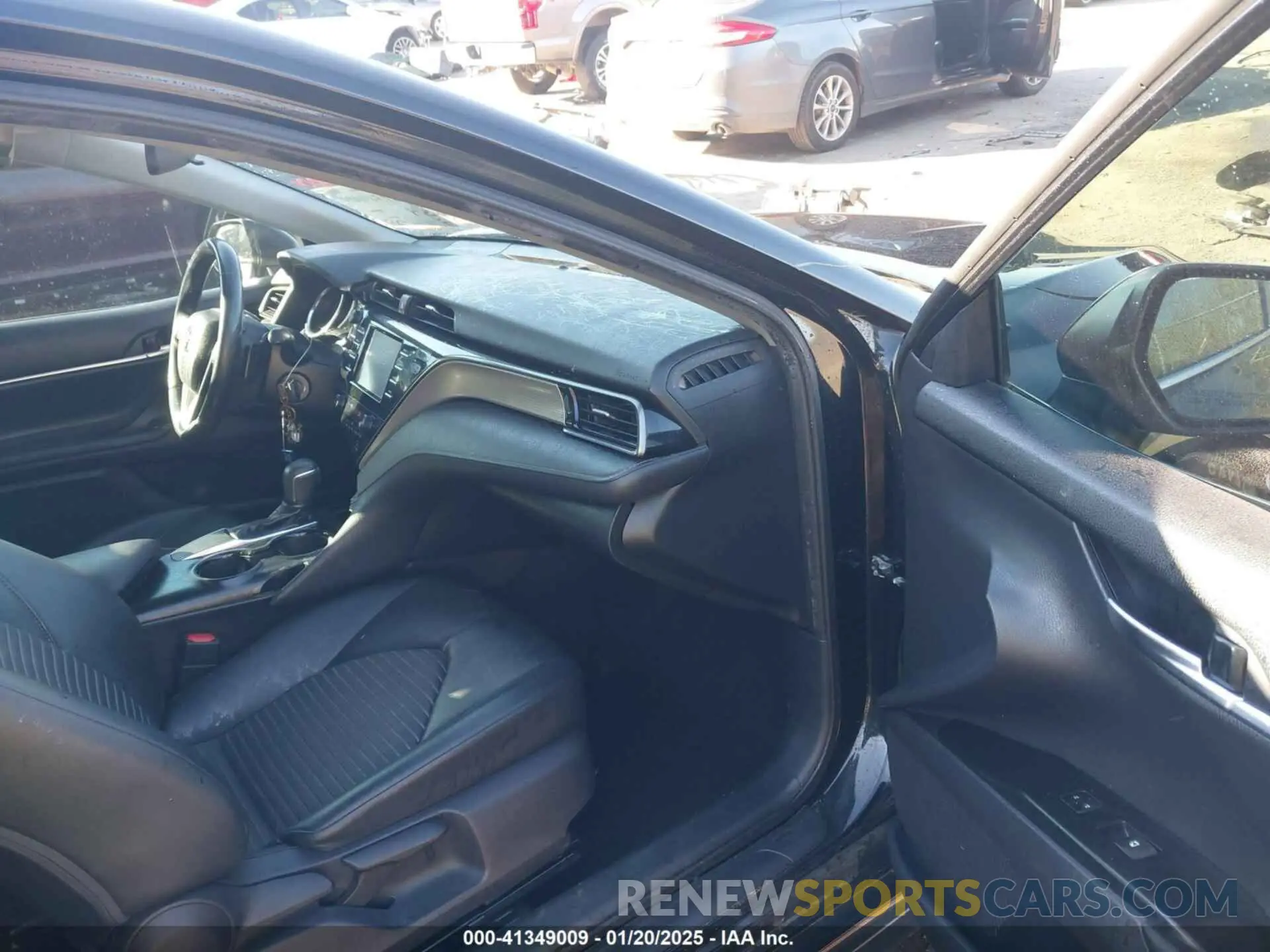 4 Photograph of a damaged car 4T1B11HK7KU774951 TOYOTA CAMRY 2019