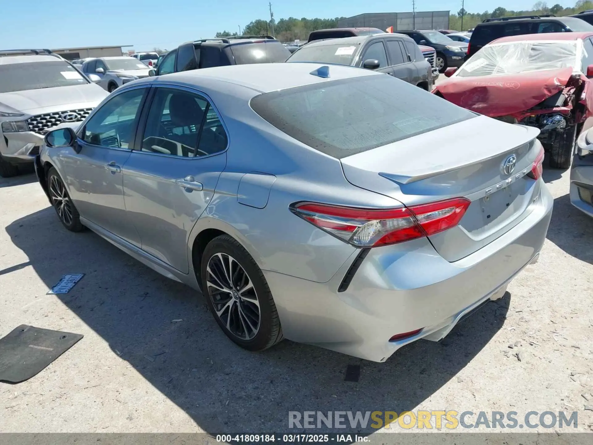 3 Photograph of a damaged car 4T1B11HK7KU783438 TOYOTA CAMRY 2019