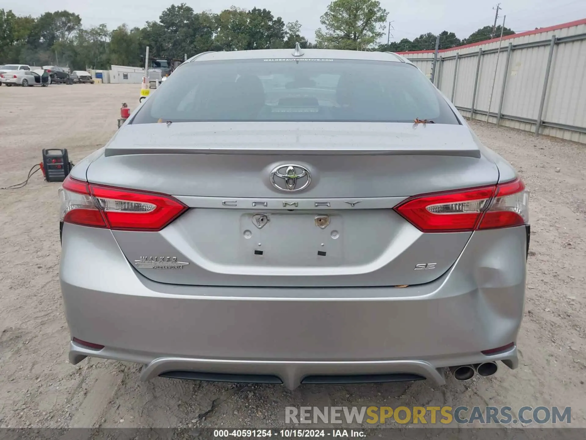16 Photograph of a damaged car 4T1B11HK7KU791992 TOYOTA CAMRY 2019