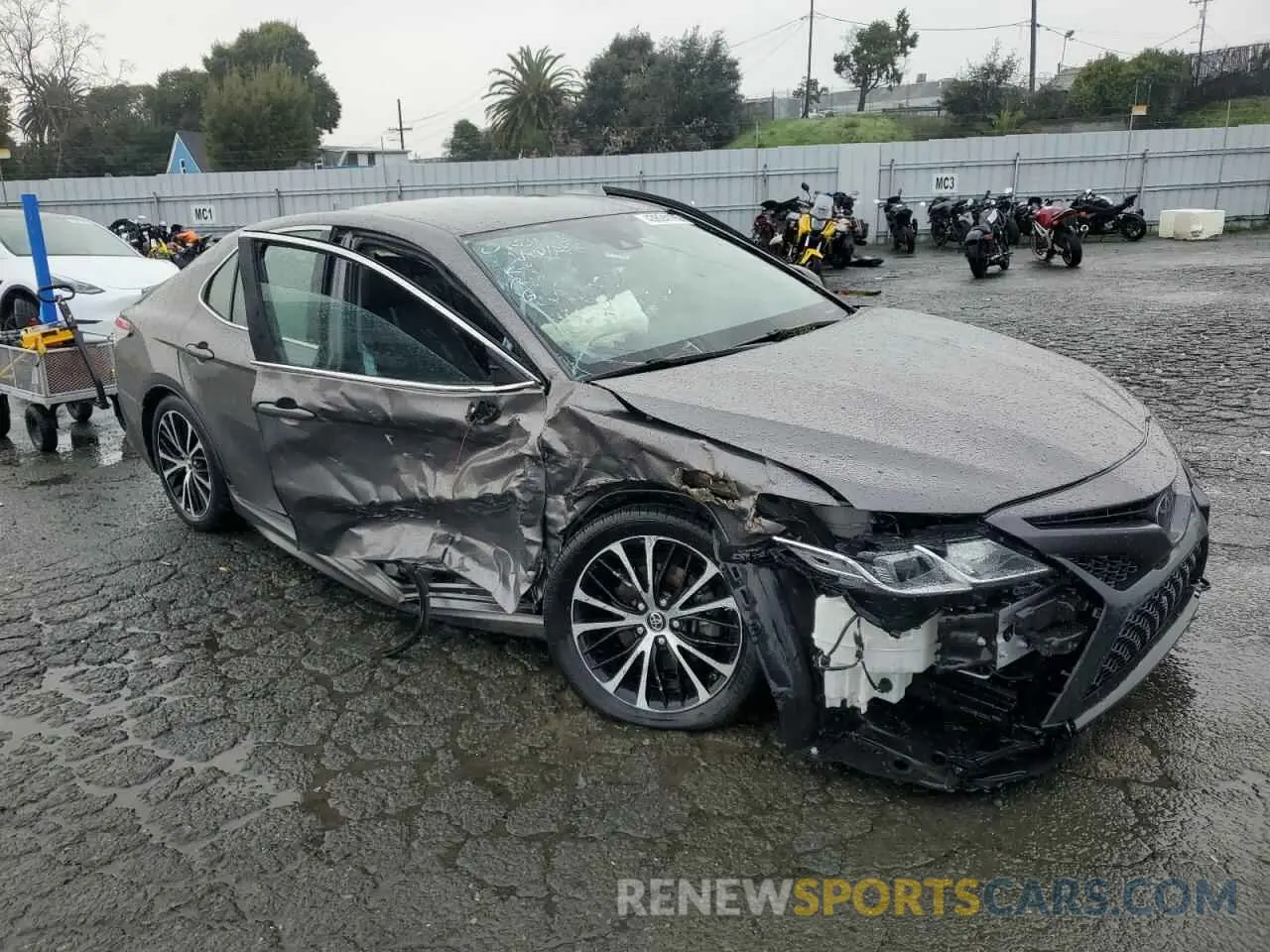 4 Photograph of a damaged car 4T1B11HK7KU793256 TOYOTA CAMRY 2019