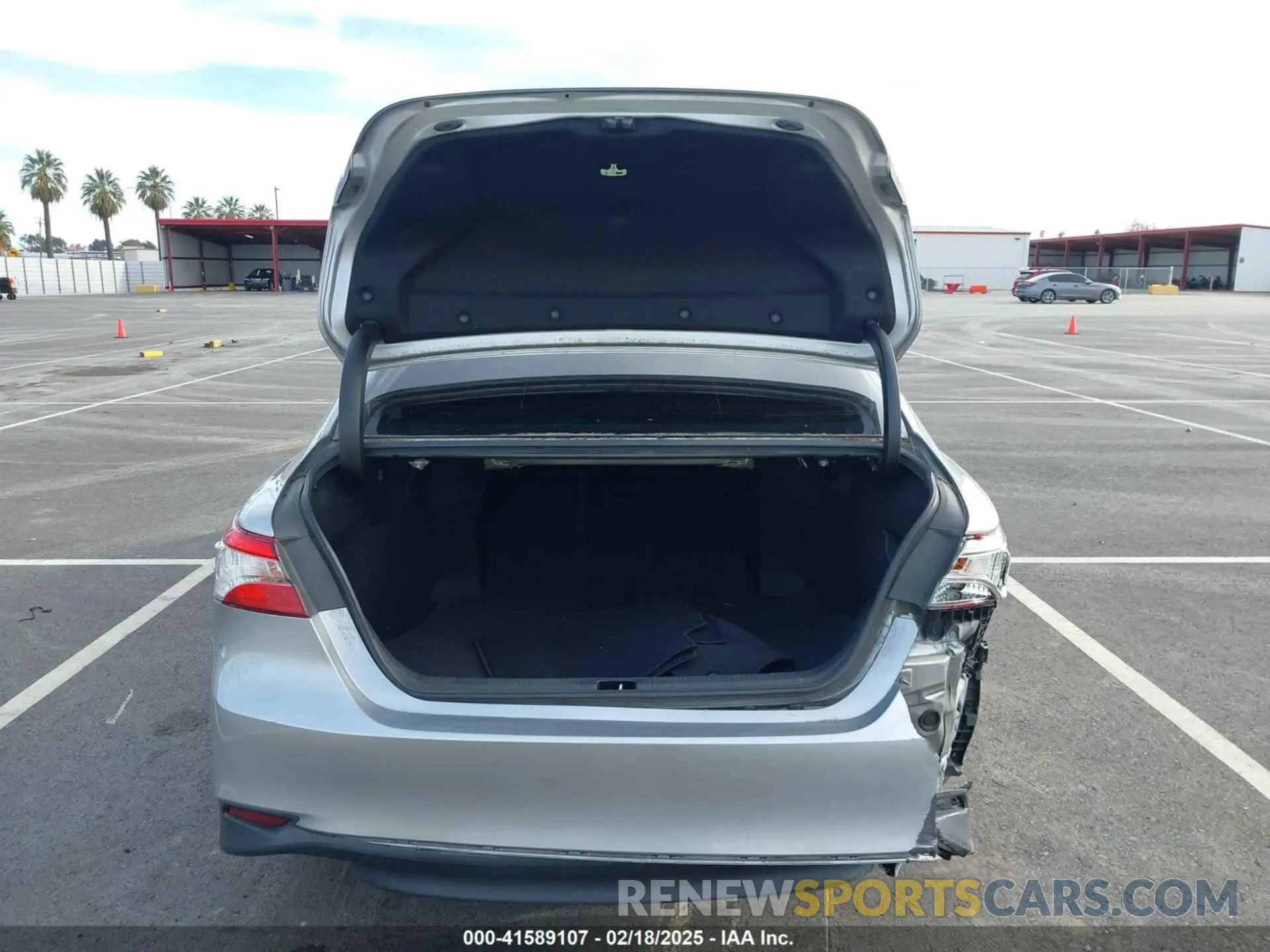 15 Photograph of a damaged car 4T1B11HK7KU803624 TOYOTA CAMRY 2019