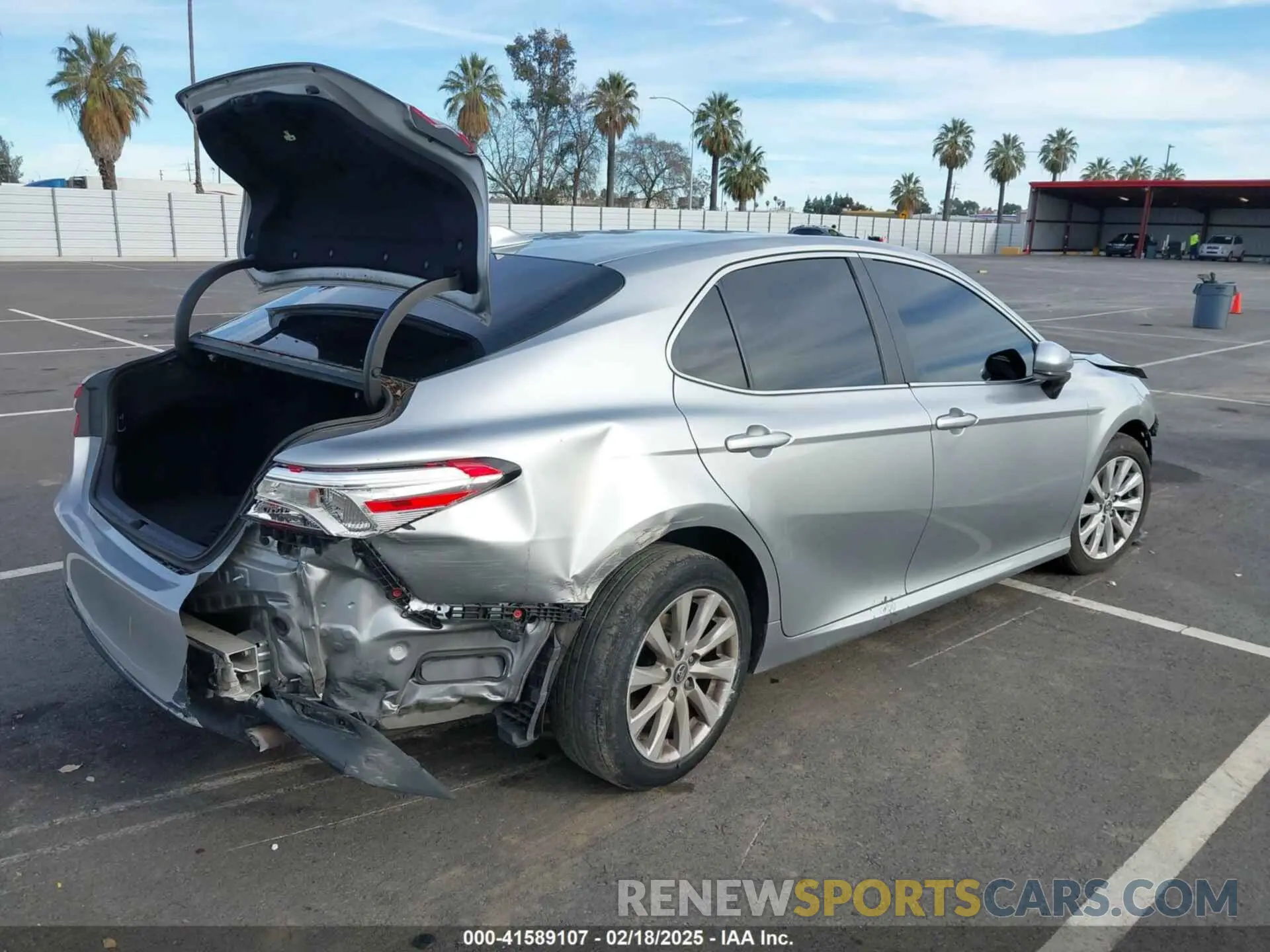 4 Photograph of a damaged car 4T1B11HK7KU803624 TOYOTA CAMRY 2019
