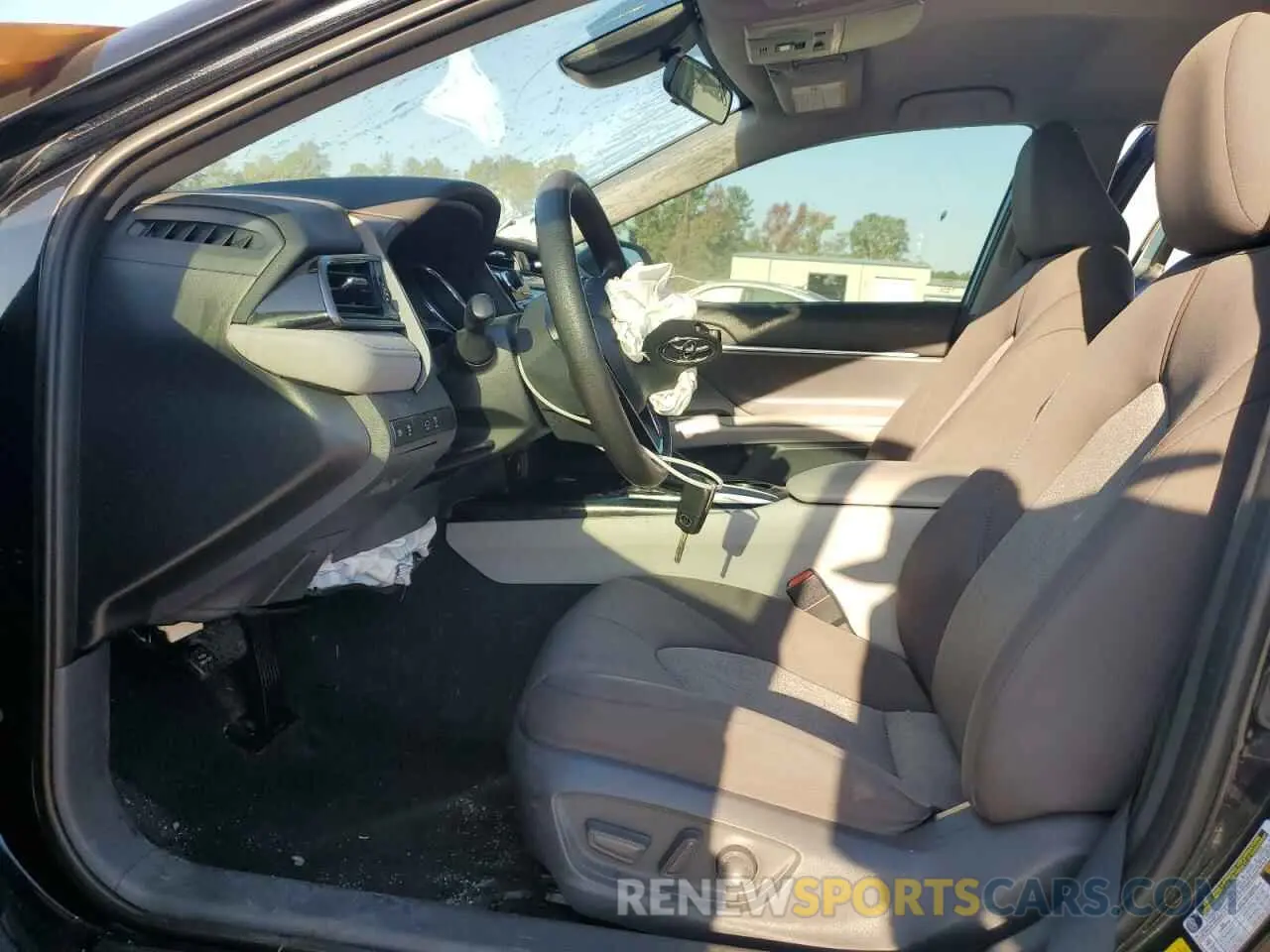 7 Фотография поврежденного автомобиля 4T1B11HK7KU811397 TOYOTA CAMRY 2019