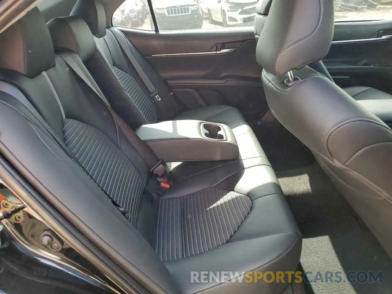 10 Photograph of a damaged car 4T1B11HK7KU820746 TOYOTA CAMRY 2019