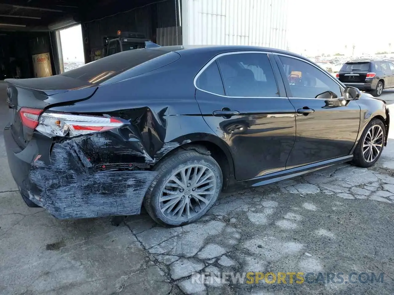 3 Фотография поврежденного автомобиля 4T1B11HK7KU832136 TOYOTA CAMRY 2019
