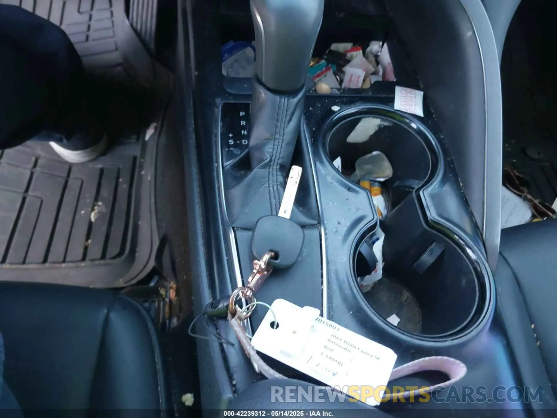 11 Photograph of a damaged car 4T1B11HK8KU174469 TOYOTA CAMRY 2019