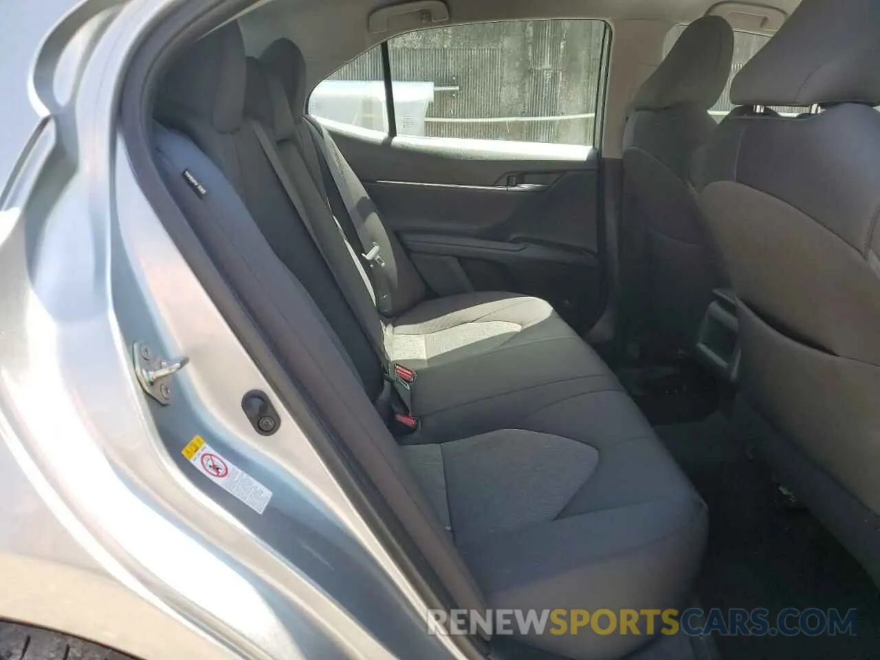 10 Photograph of a damaged car 4T1B11HK8KU186959 TOYOTA CAMRY 2019