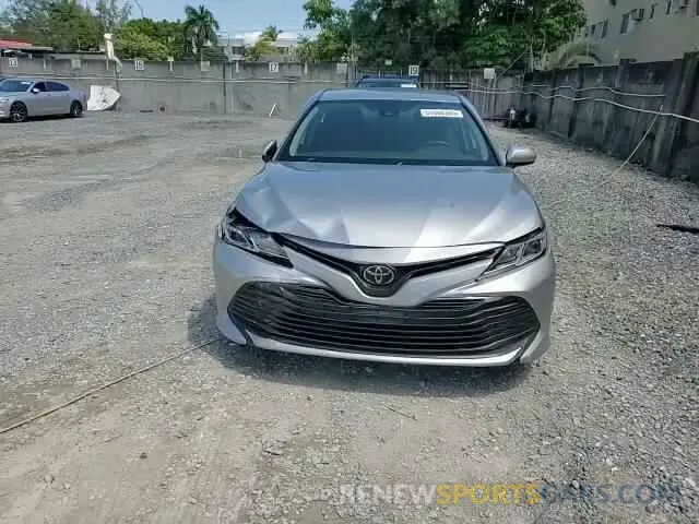 11 Photograph of a damaged car 4T1B11HK8KU186959 TOYOTA CAMRY 2019
