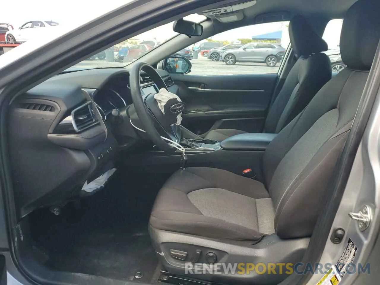 7 Photograph of a damaged car 4T1B11HK8KU186959 TOYOTA CAMRY 2019