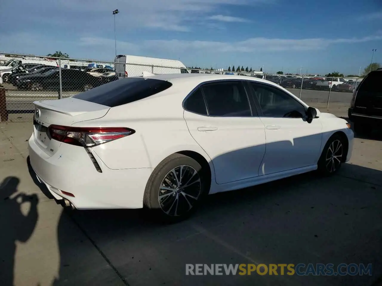 3 Photograph of a damaged car 4T1B11HK8KU195080 TOYOTA CAMRY 2019