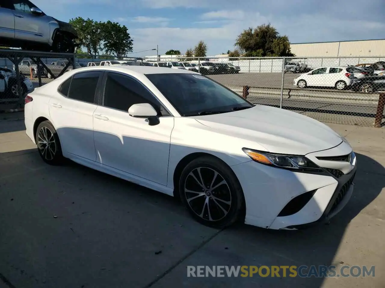 4 Photograph of a damaged car 4T1B11HK8KU195080 TOYOTA CAMRY 2019