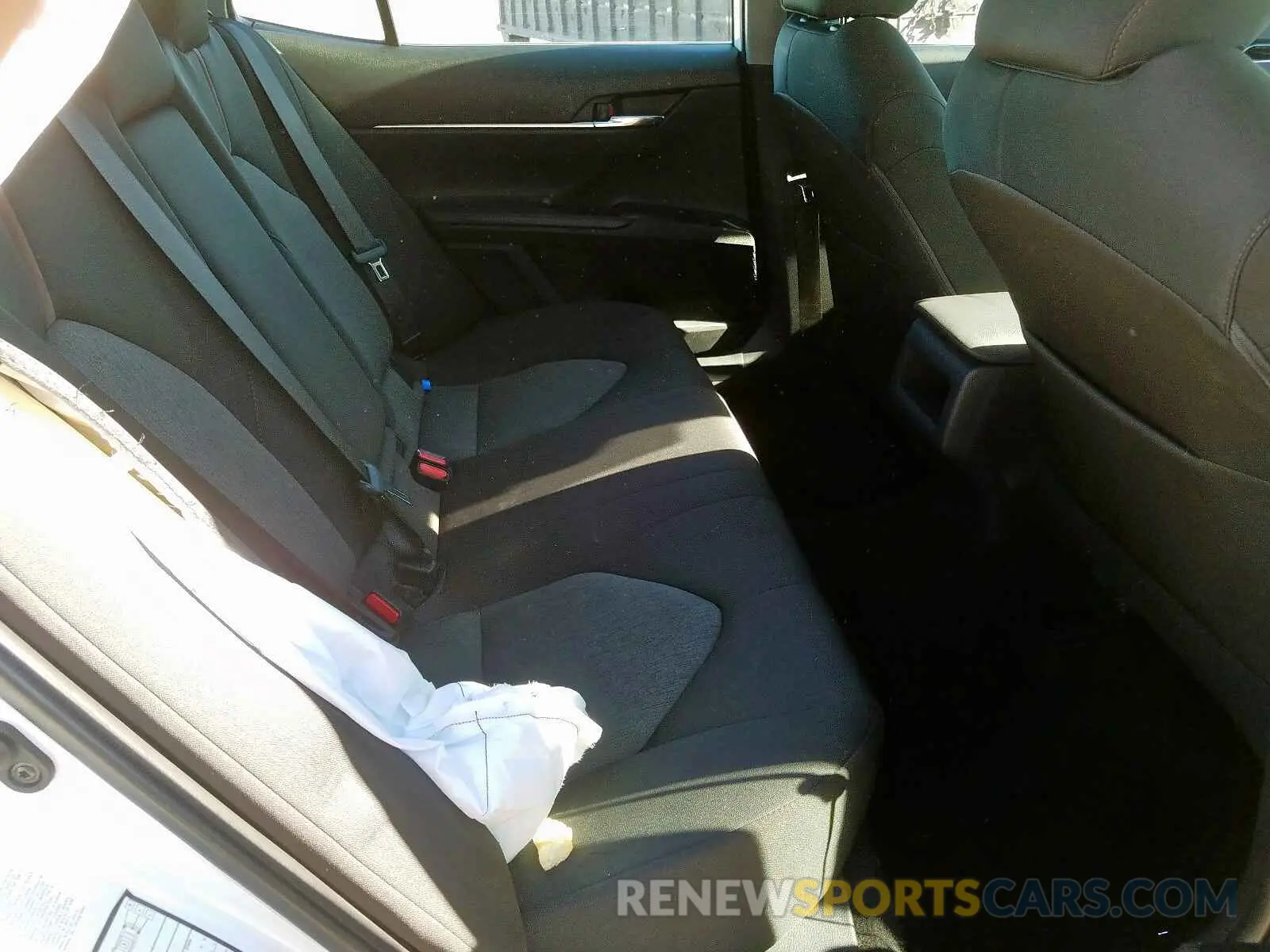 6 Photograph of a damaged car 4T1B11HK8KU195421 TOYOTA CAMRY 2019