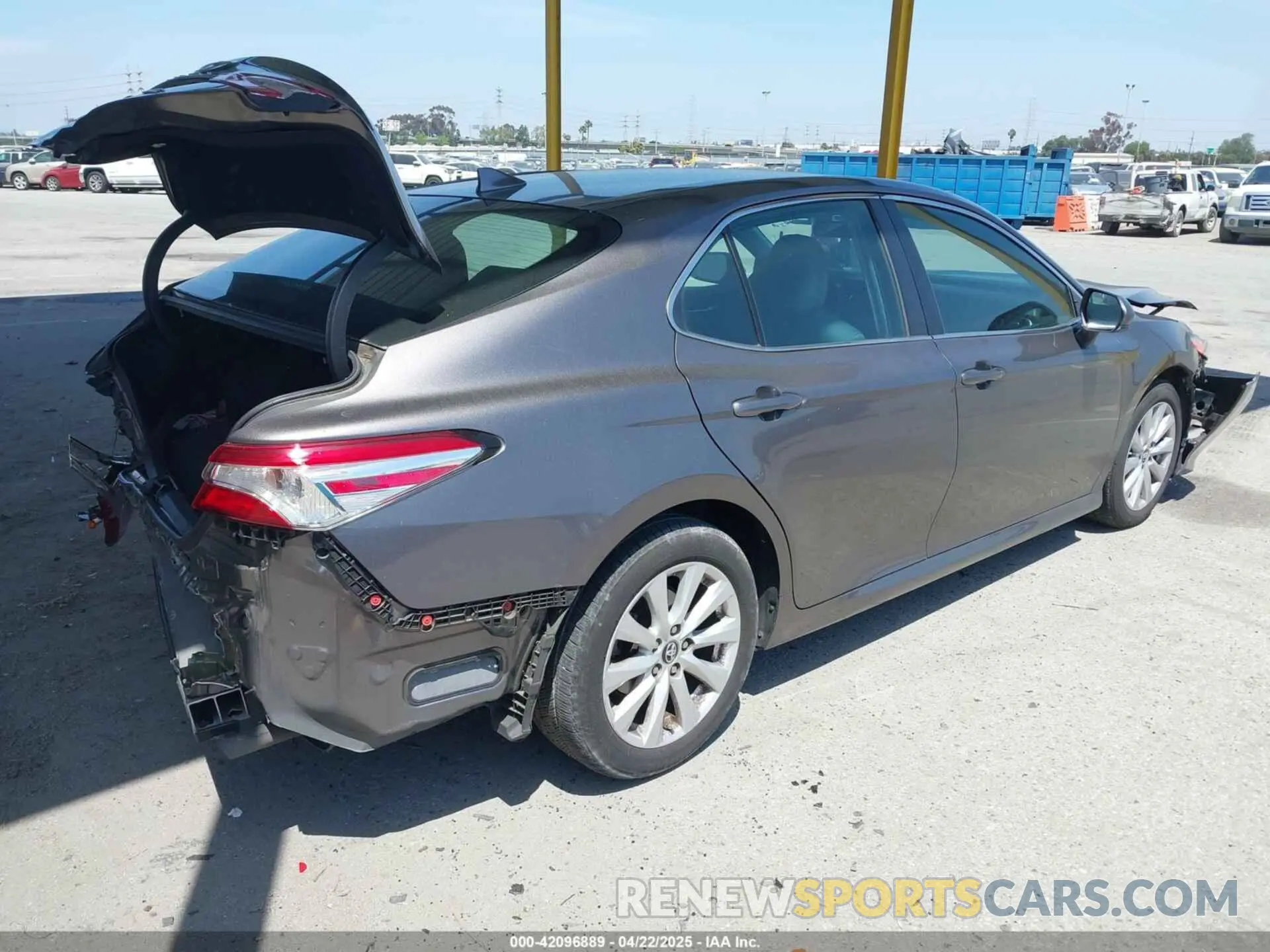 4 Photograph of a damaged car 4T1B11HK8KU204599 TOYOTA CAMRY 2019