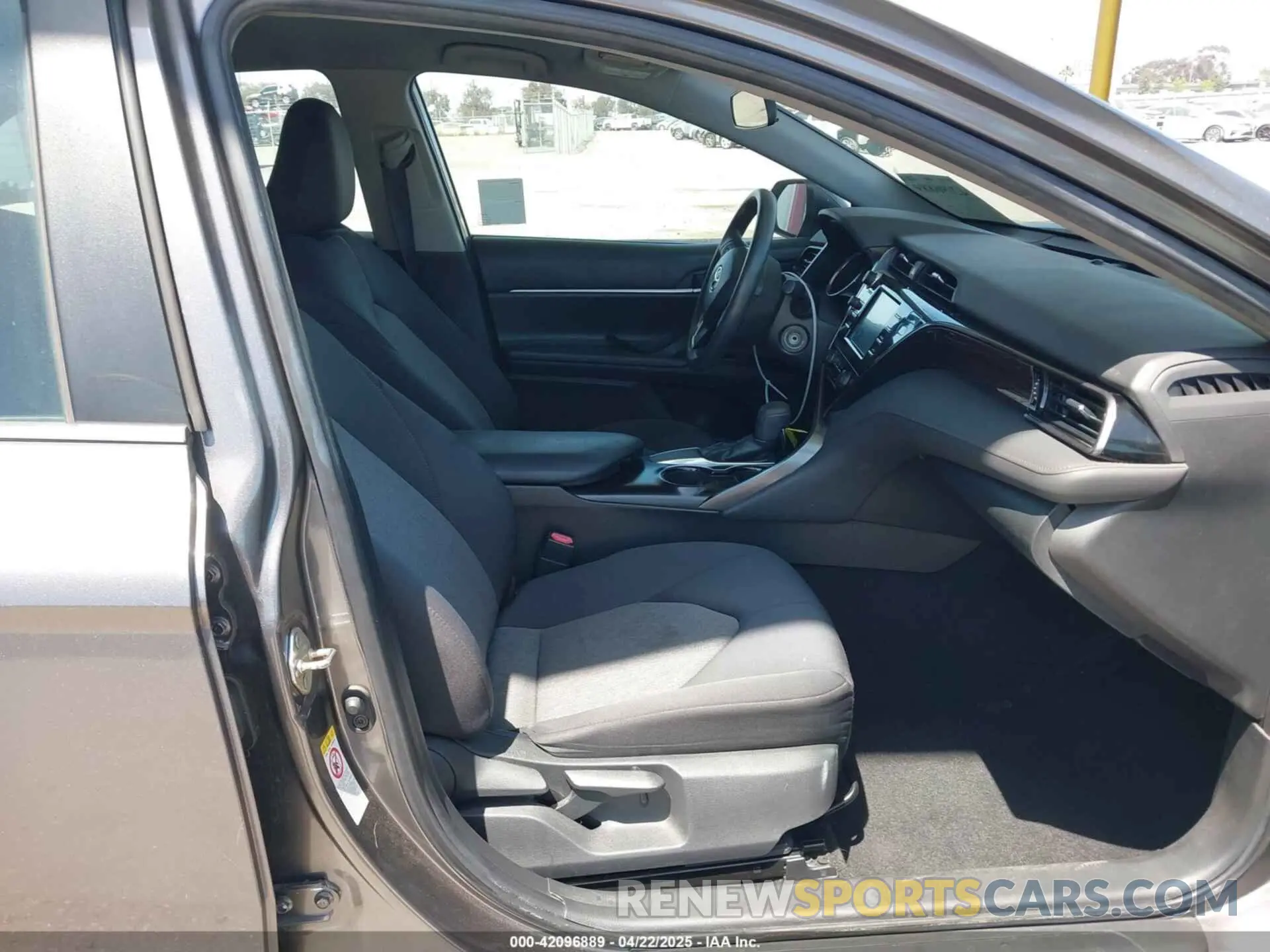 5 Photograph of a damaged car 4T1B11HK8KU204599 TOYOTA CAMRY 2019