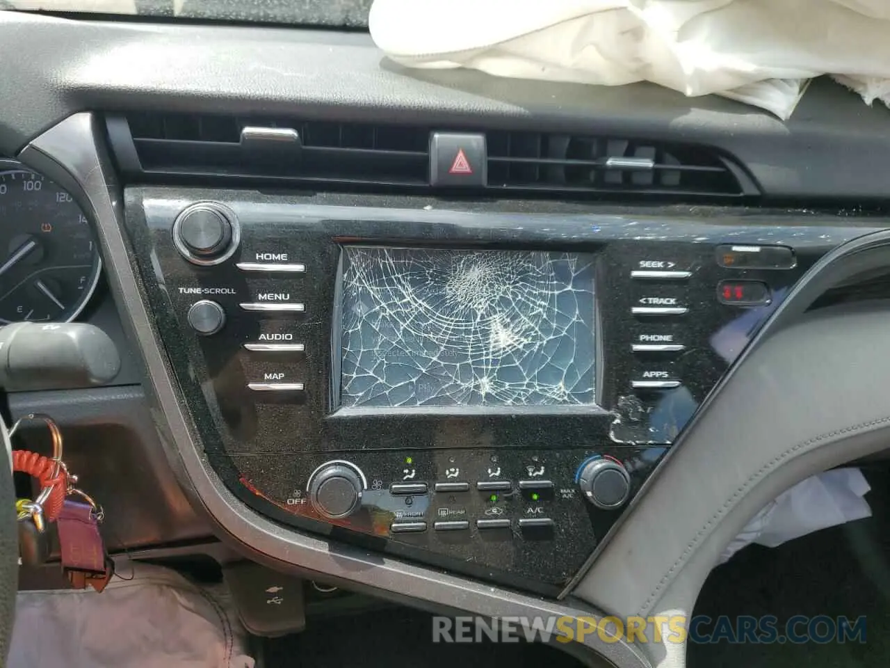 9 Photograph of a damaged car 4T1B11HK8KU205428 TOYOTA CAMRY 2019