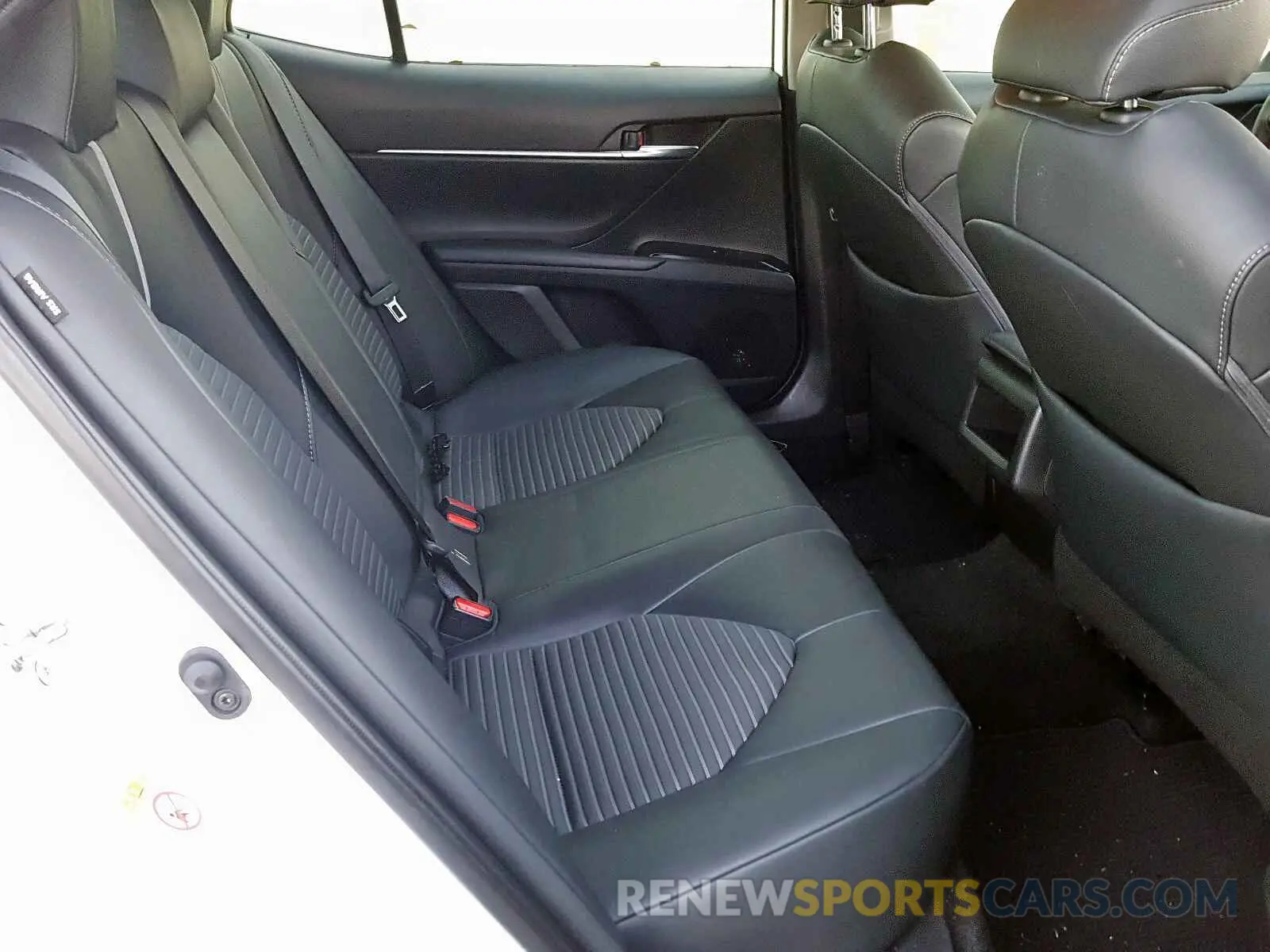 6 Photograph of a damaged car 4T1B11HK8KU206546 TOYOTA CAMRY 2019