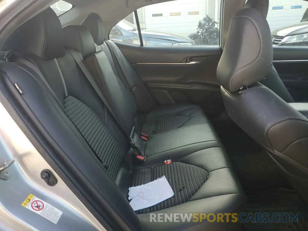 10 Фотография поврежденного автомобиля 4T1B11HK8KU213772 TOYOTA CAMRY 2019