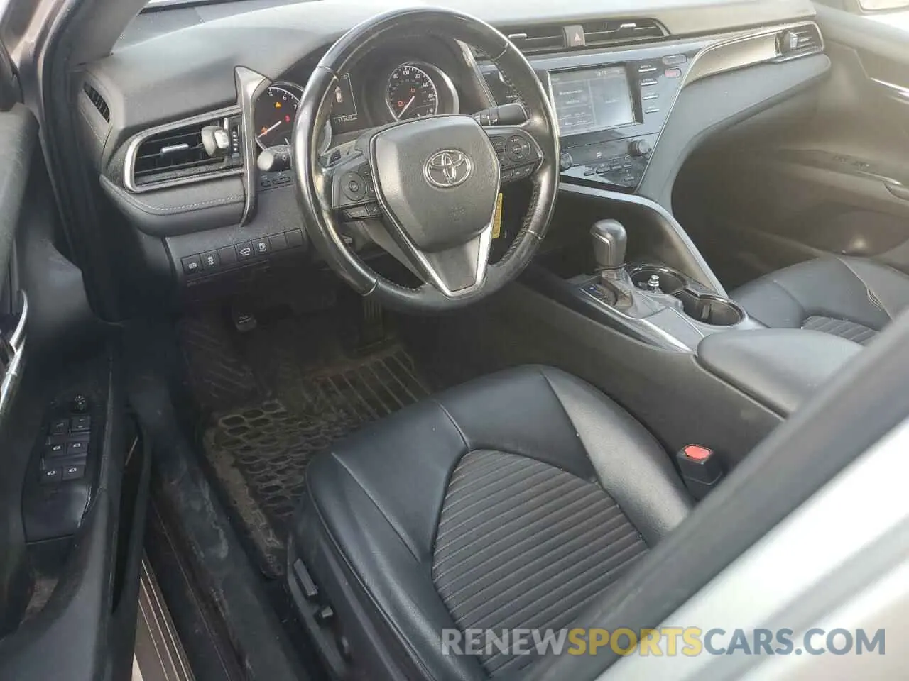 8 Фотография поврежденного автомобиля 4T1B11HK8KU213772 TOYOTA CAMRY 2019