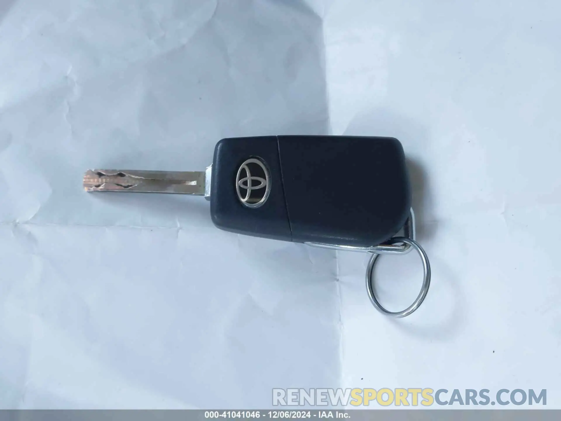 11 Photograph of a damaged car 4T1B11HK8KU215697 TOYOTA CAMRY 2019