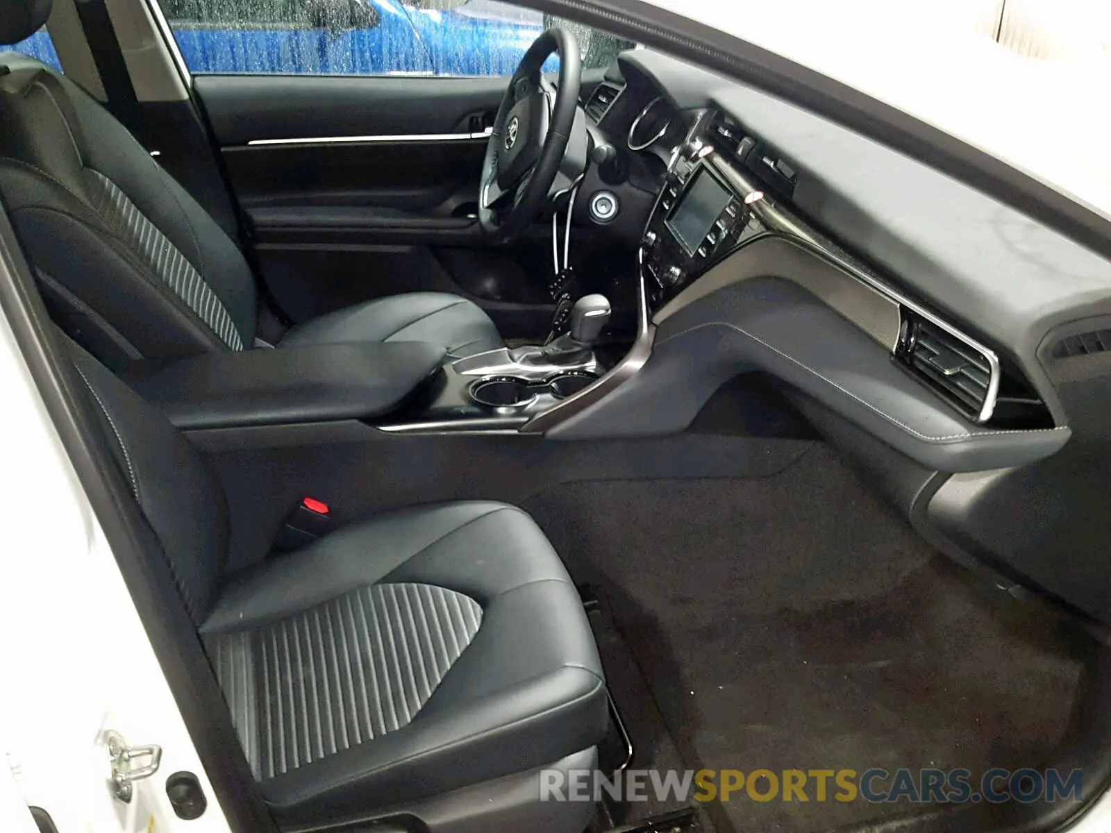 5 Photograph of a damaged car 4T1B11HK8KU217210 TOYOTA CAMRY 2019