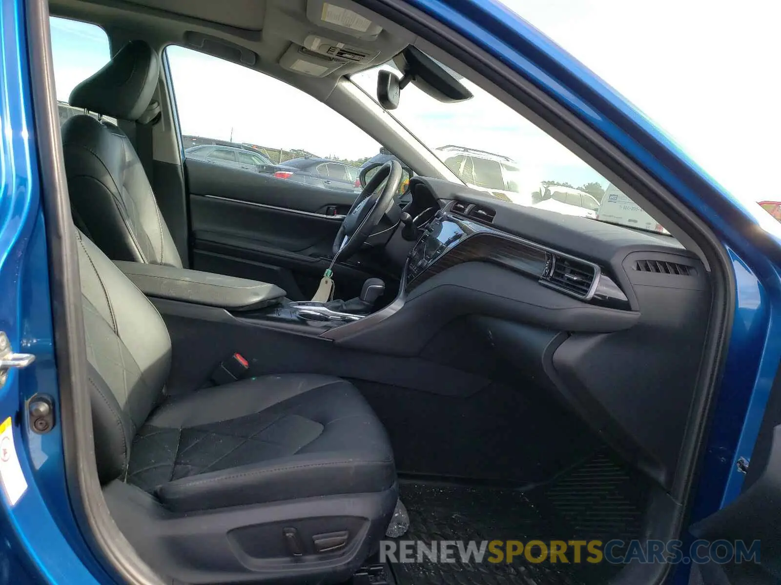 5 Photograph of a damaged car 4T1B11HK8KU222939 TOYOTA CAMRY 2019