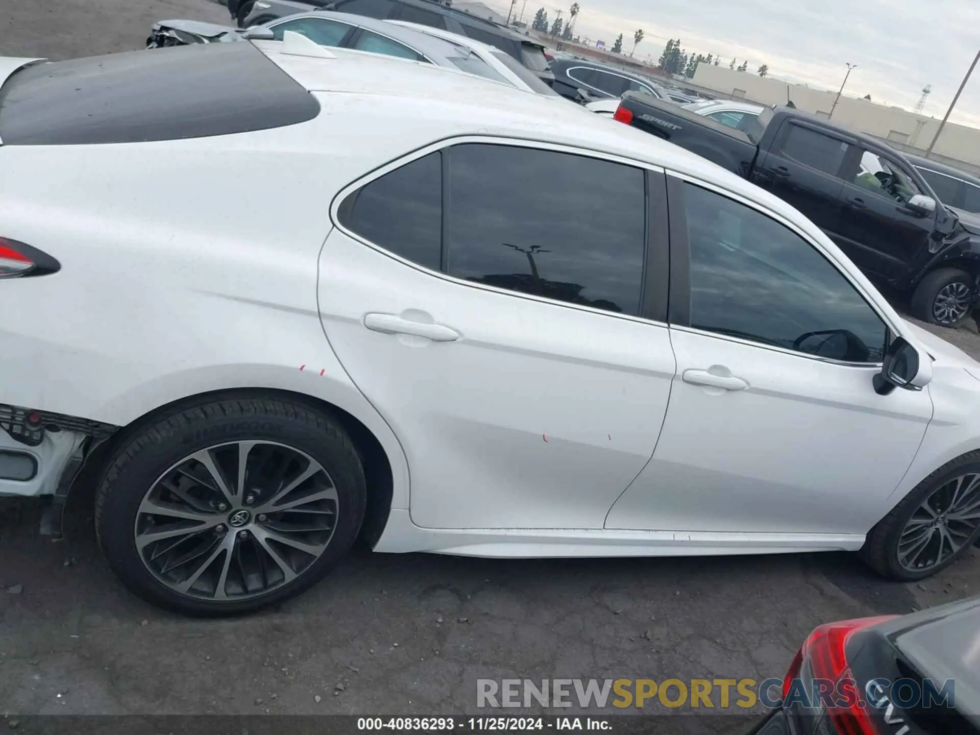 13 Фотография поврежденного автомобиля 4T1B11HK8KU223900 TOYOTA CAMRY 2019