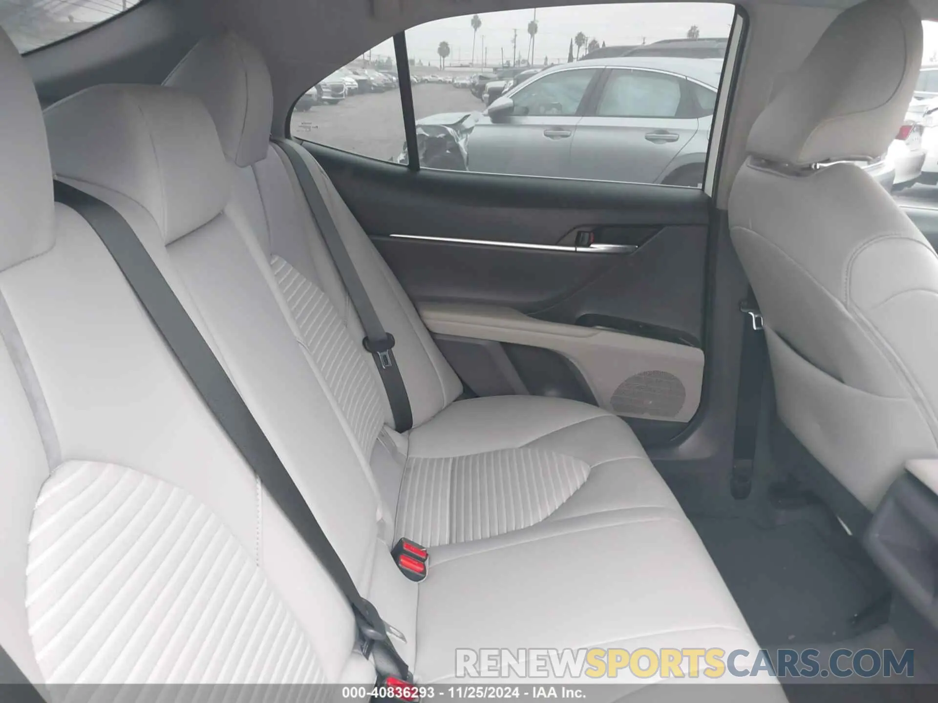 8 Фотография поврежденного автомобиля 4T1B11HK8KU223900 TOYOTA CAMRY 2019