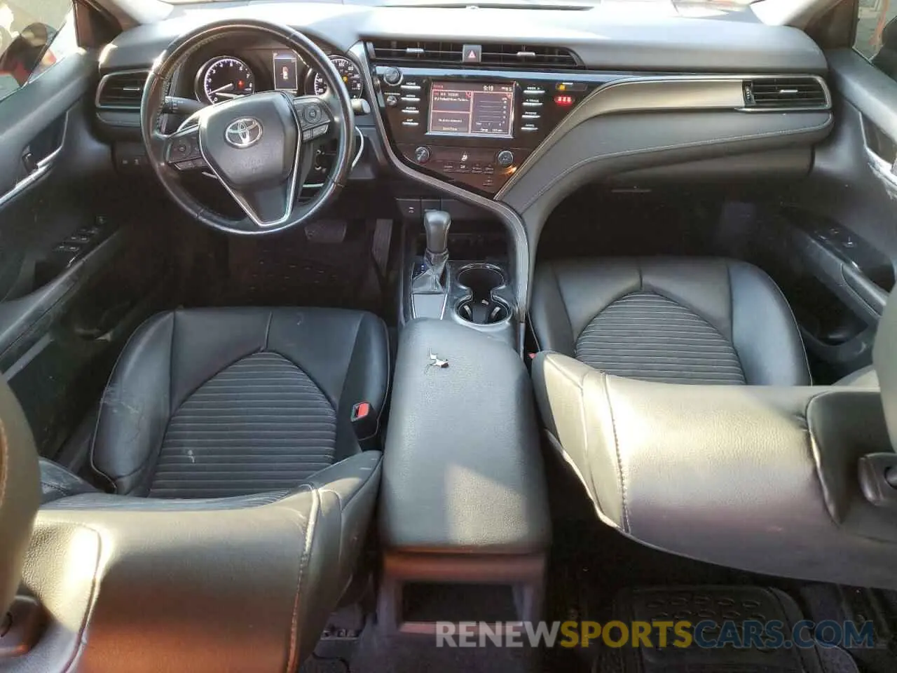 8 Фотография поврежденного автомобиля 4T1B11HK8KU223976 TOYOTA CAMRY 2019