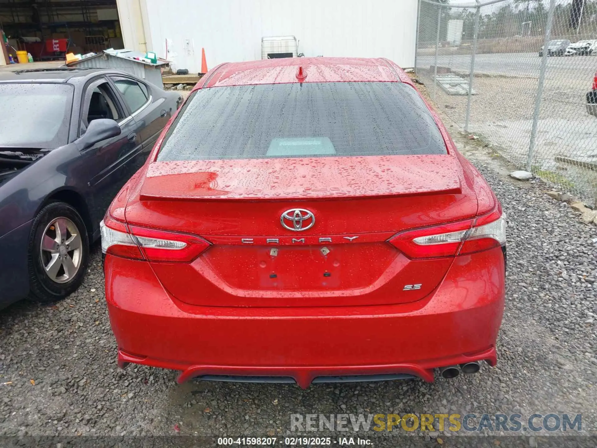 16 Photograph of a damaged car 4T1B11HK8KU224108 TOYOTA CAMRY 2019