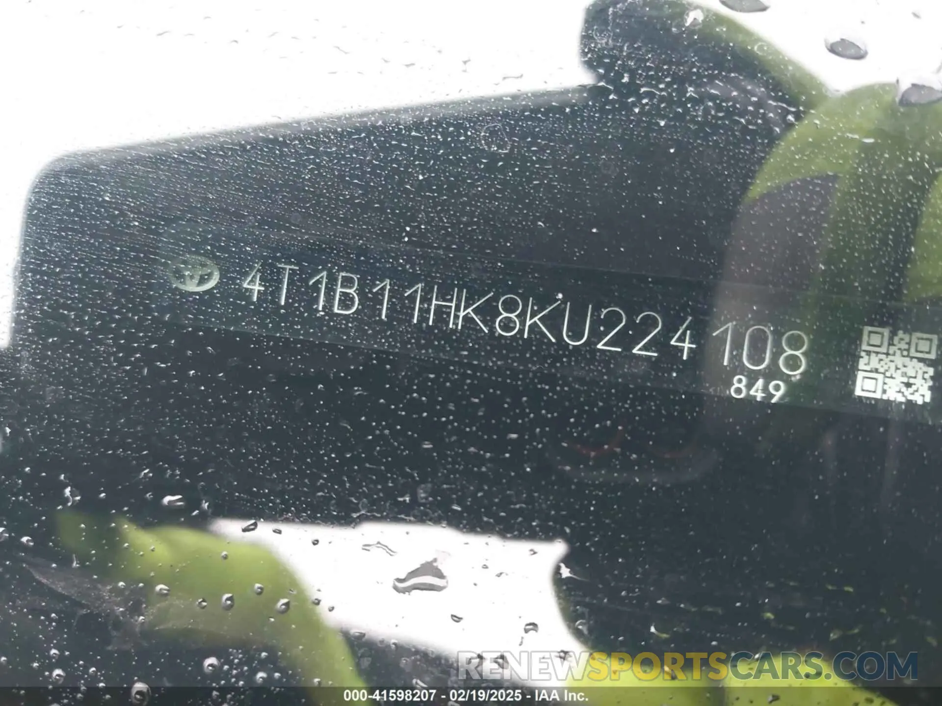 9 Photograph of a damaged car 4T1B11HK8KU224108 TOYOTA CAMRY 2019