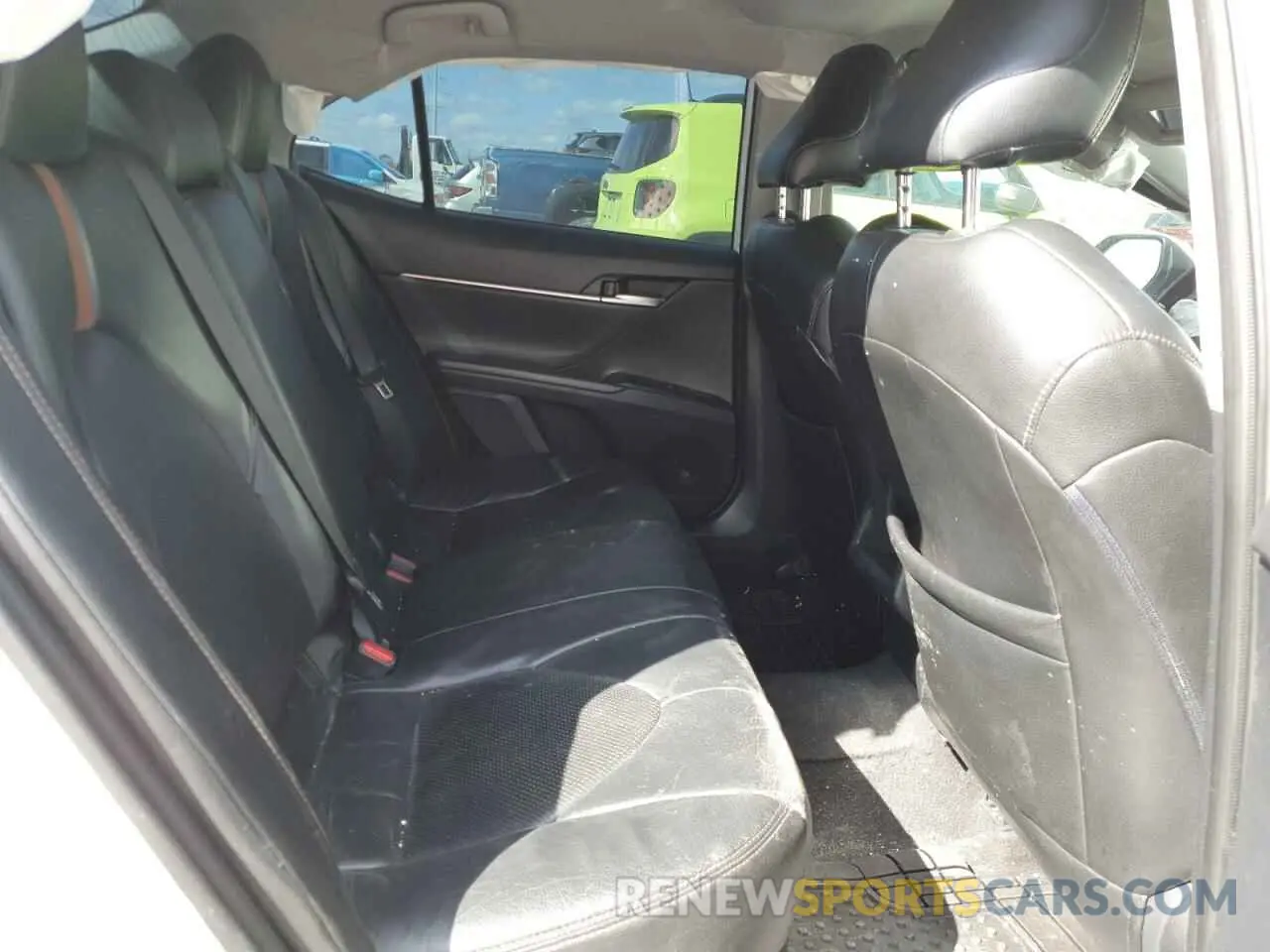 10 Photograph of a damaged car 4T1B11HK8KU228207 TOYOTA CAMRY 2019