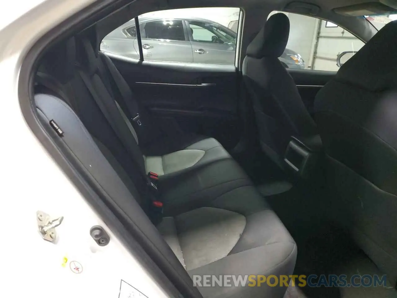 10 Photograph of a damaged car 4T1B11HK8KU242219 TOYOTA CAMRY 2019
