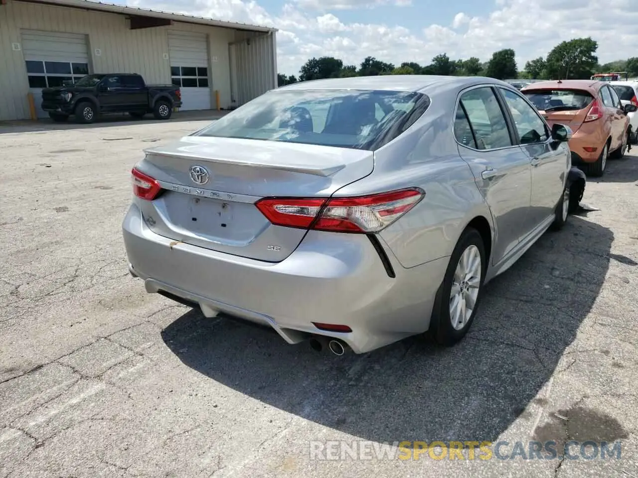 4 Photograph of a damaged car 4T1B11HK8KU246240 TOYOTA CAMRY 2019