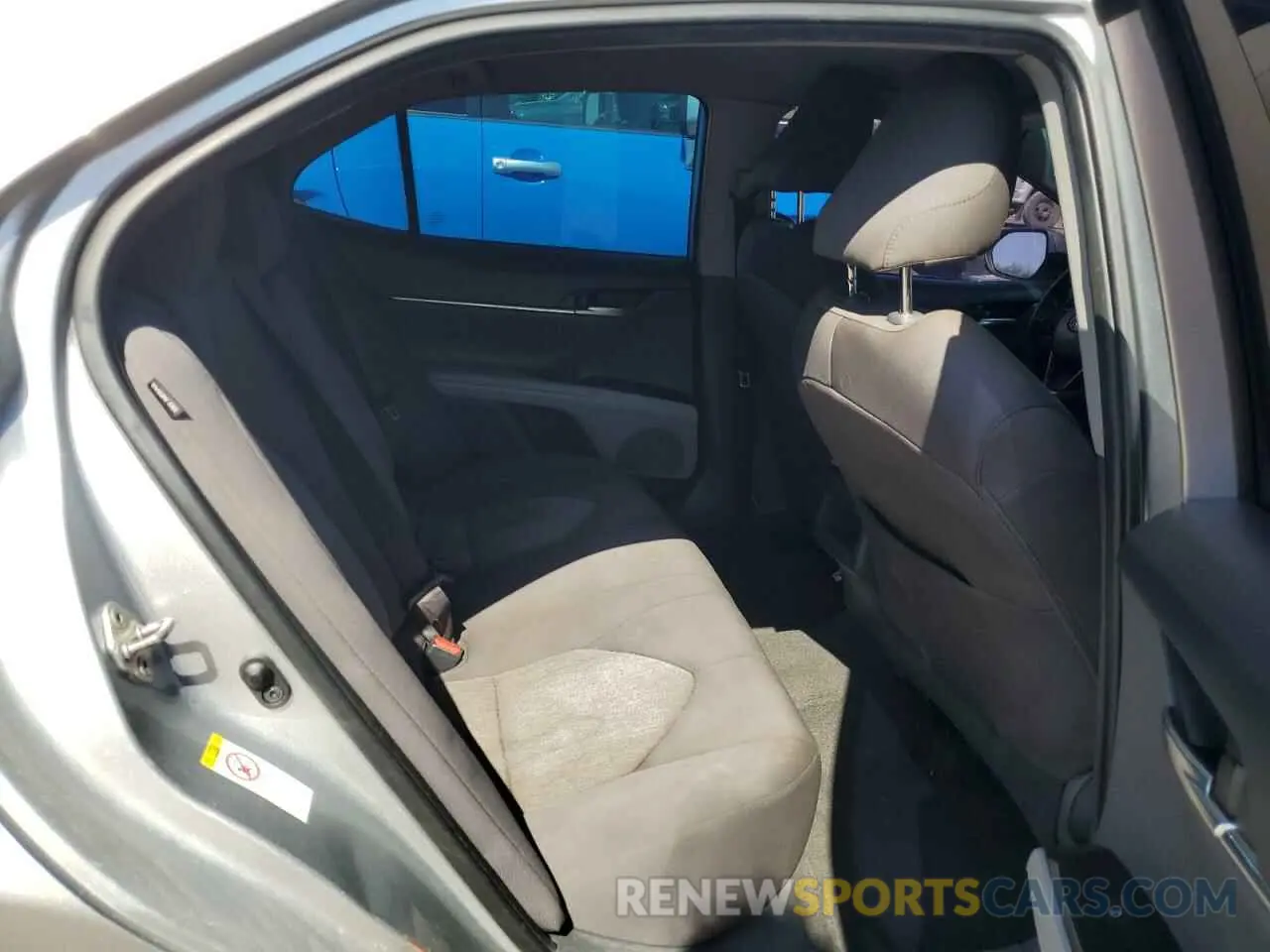 10 Photograph of a damaged car 4T1B11HK8KU246853 TOYOTA CAMRY 2019