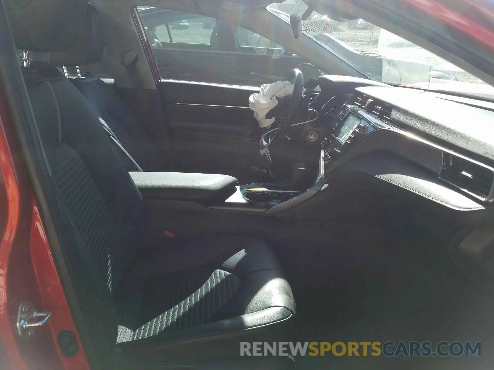 5 Photograph of a damaged car 4T1B11HK8KU254791 TOYOTA CAMRY 2019