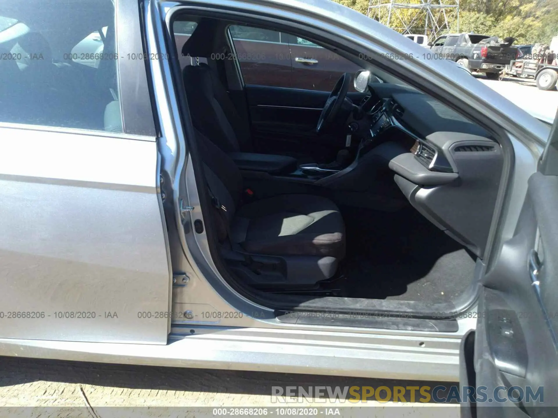 5 Photograph of a damaged car 4T1B11HK8KU256654 TOYOTA CAMRY 2019