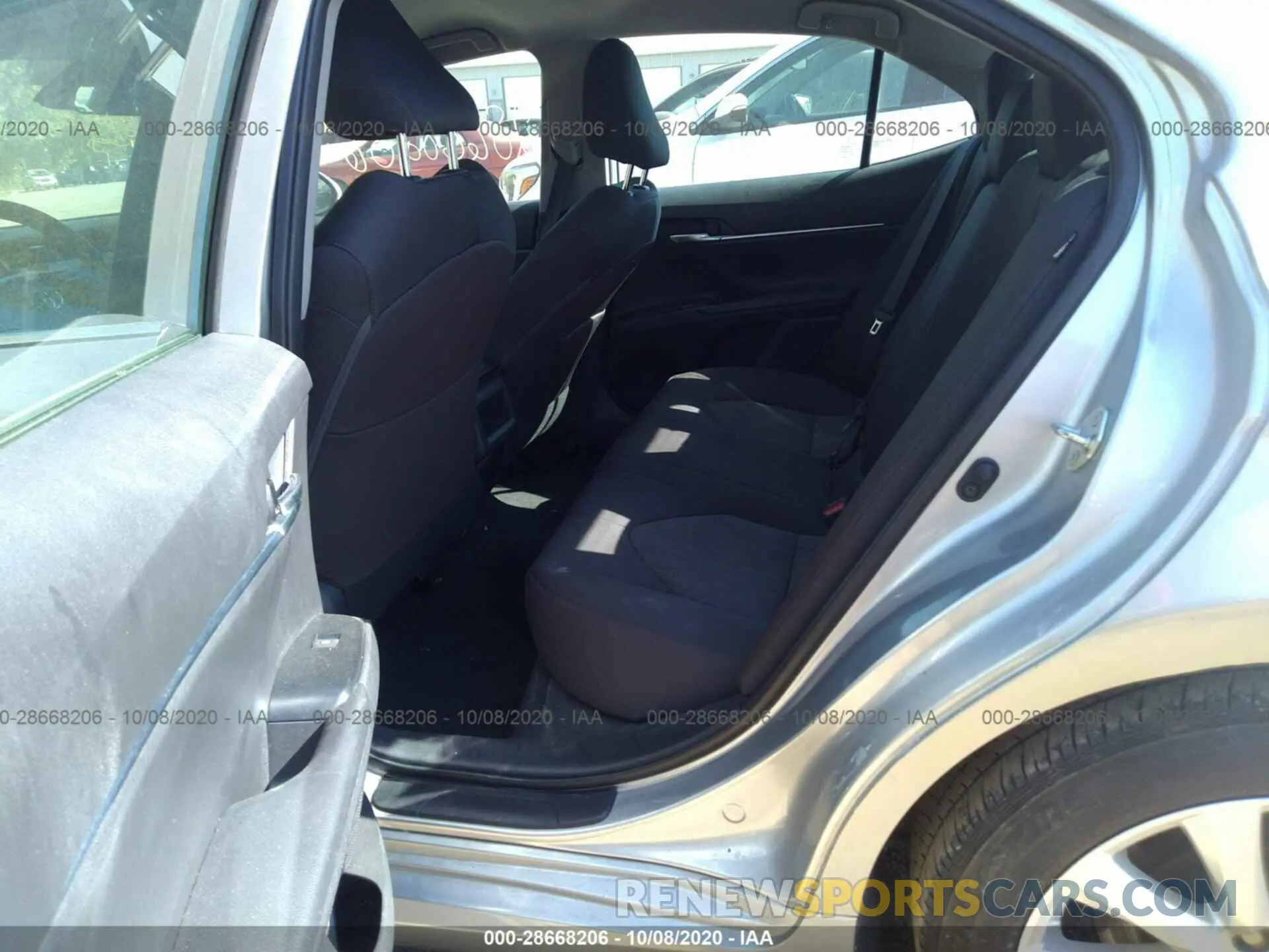 8 Photograph of a damaged car 4T1B11HK8KU256654 TOYOTA CAMRY 2019