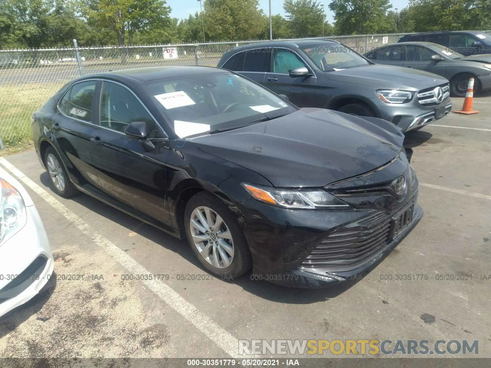 1 Photograph of a damaged car 4T1B11HK8KU257951 TOYOTA CAMRY 2019