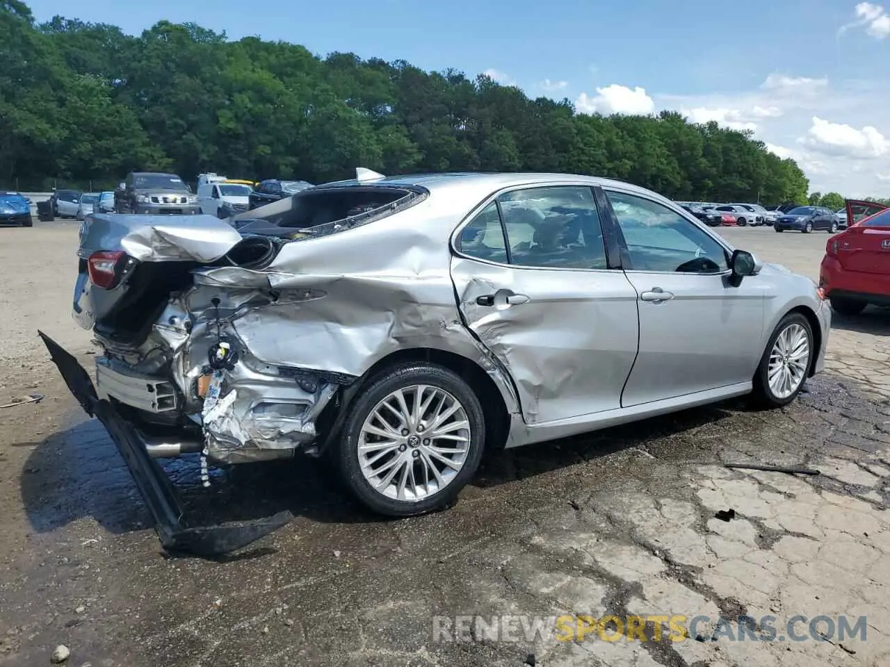 3 Фотография поврежденного автомобиля 4T1B11HK8KU258727 TOYOTA CAMRY 2019