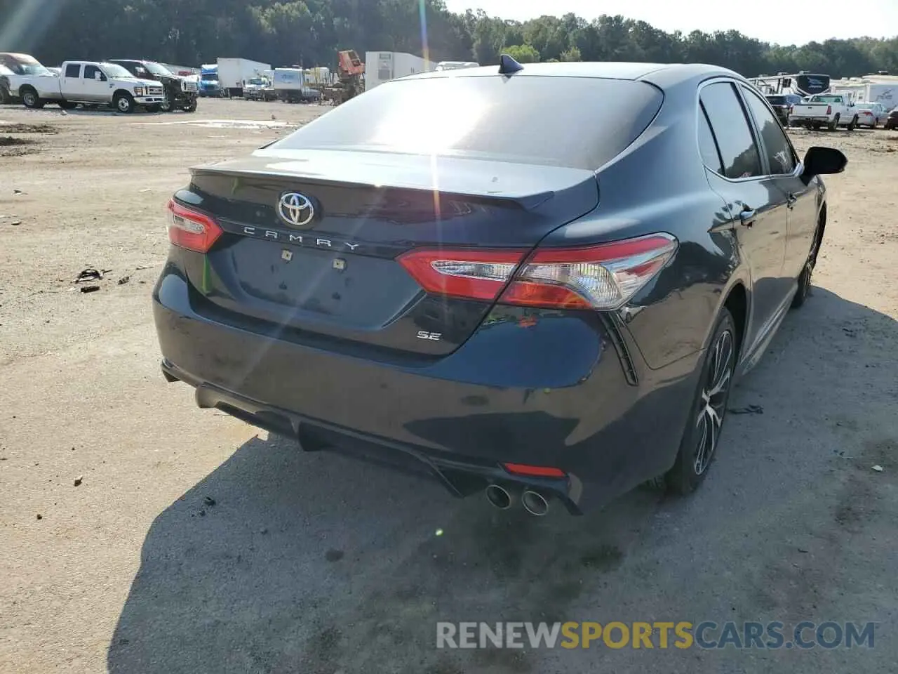 4 Photograph of a damaged car 4T1B11HK8KU263233 TOYOTA CAMRY 2019