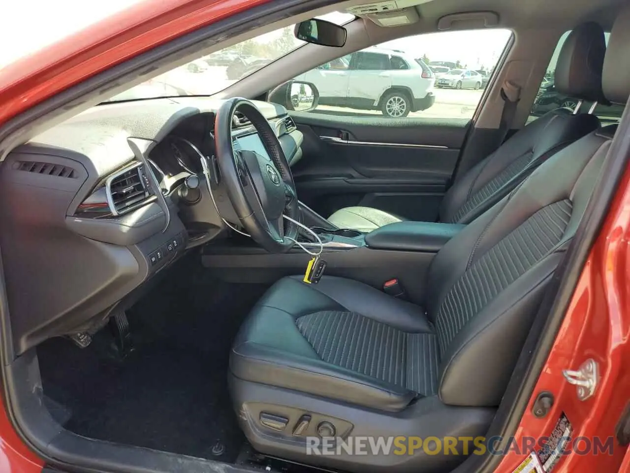 7 Фотография поврежденного автомобиля 4T1B11HK8KU264351 TOYOTA CAMRY 2019