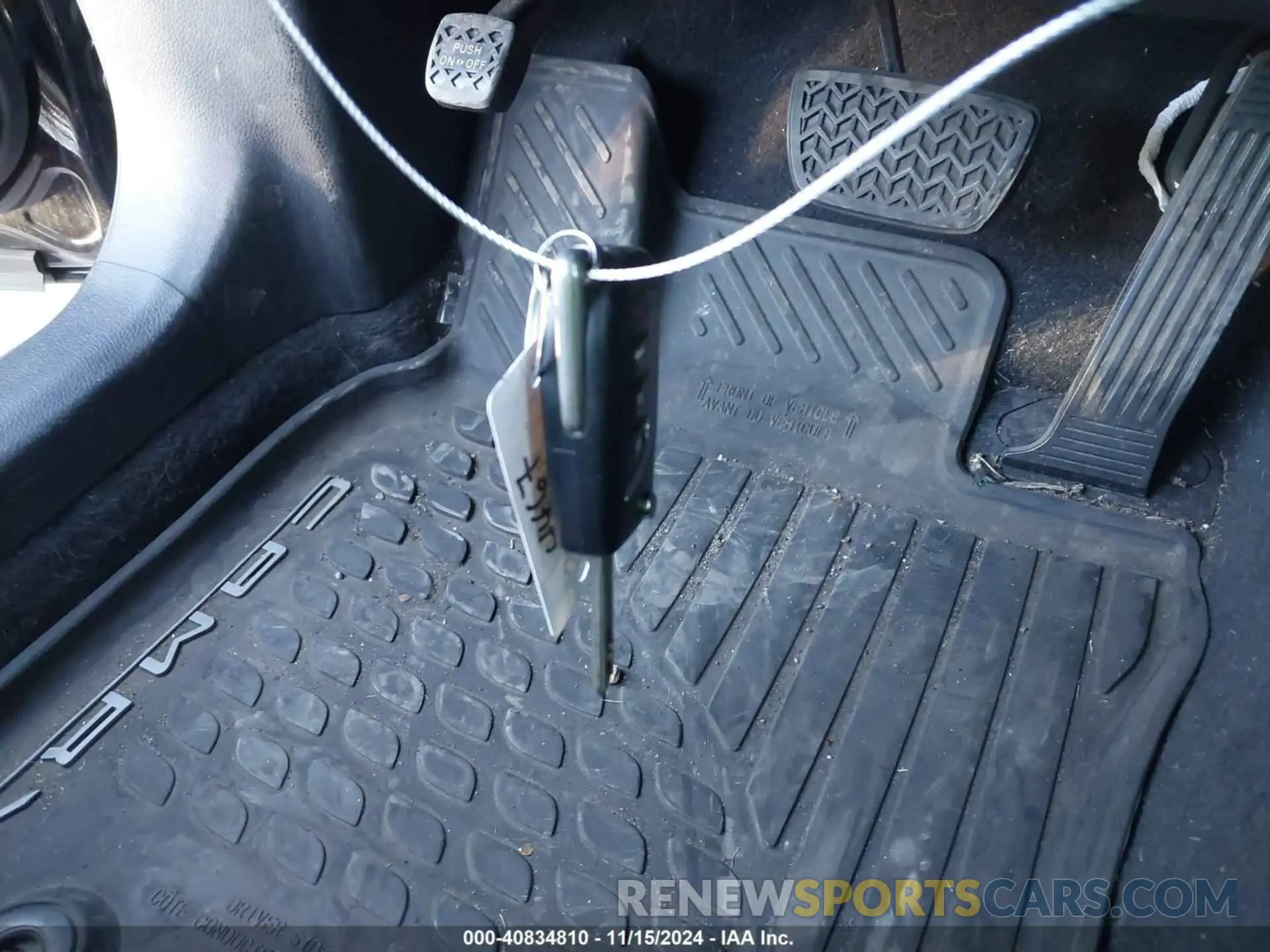 11 Фотография поврежденного автомобиля 4T1B11HK8KU270683 TOYOTA CAMRY 2019