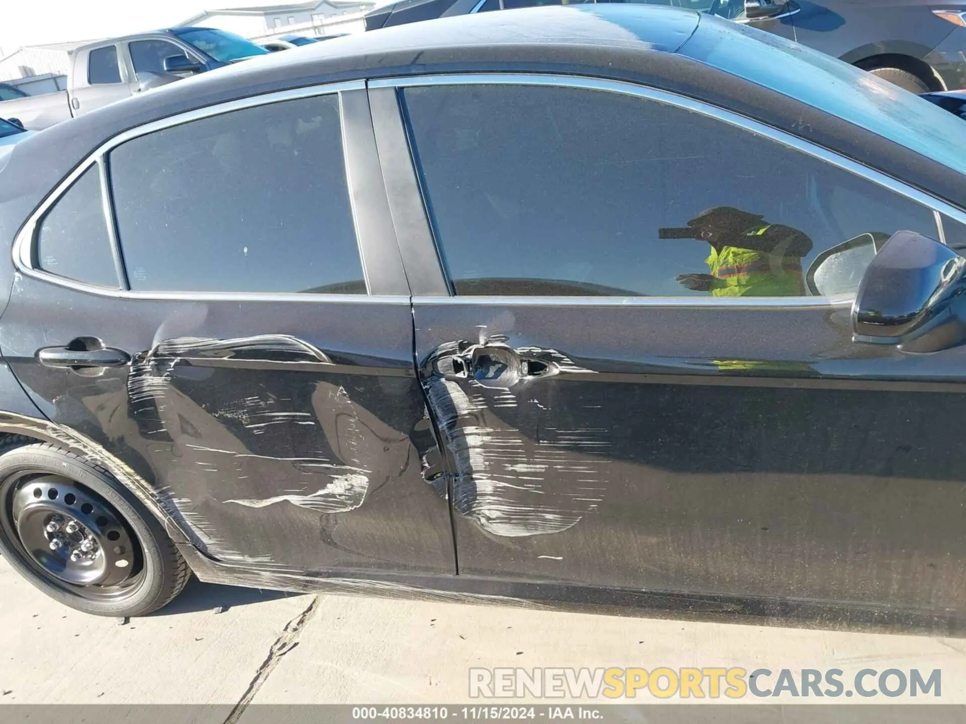 17 Фотография поврежденного автомобиля 4T1B11HK8KU270683 TOYOTA CAMRY 2019