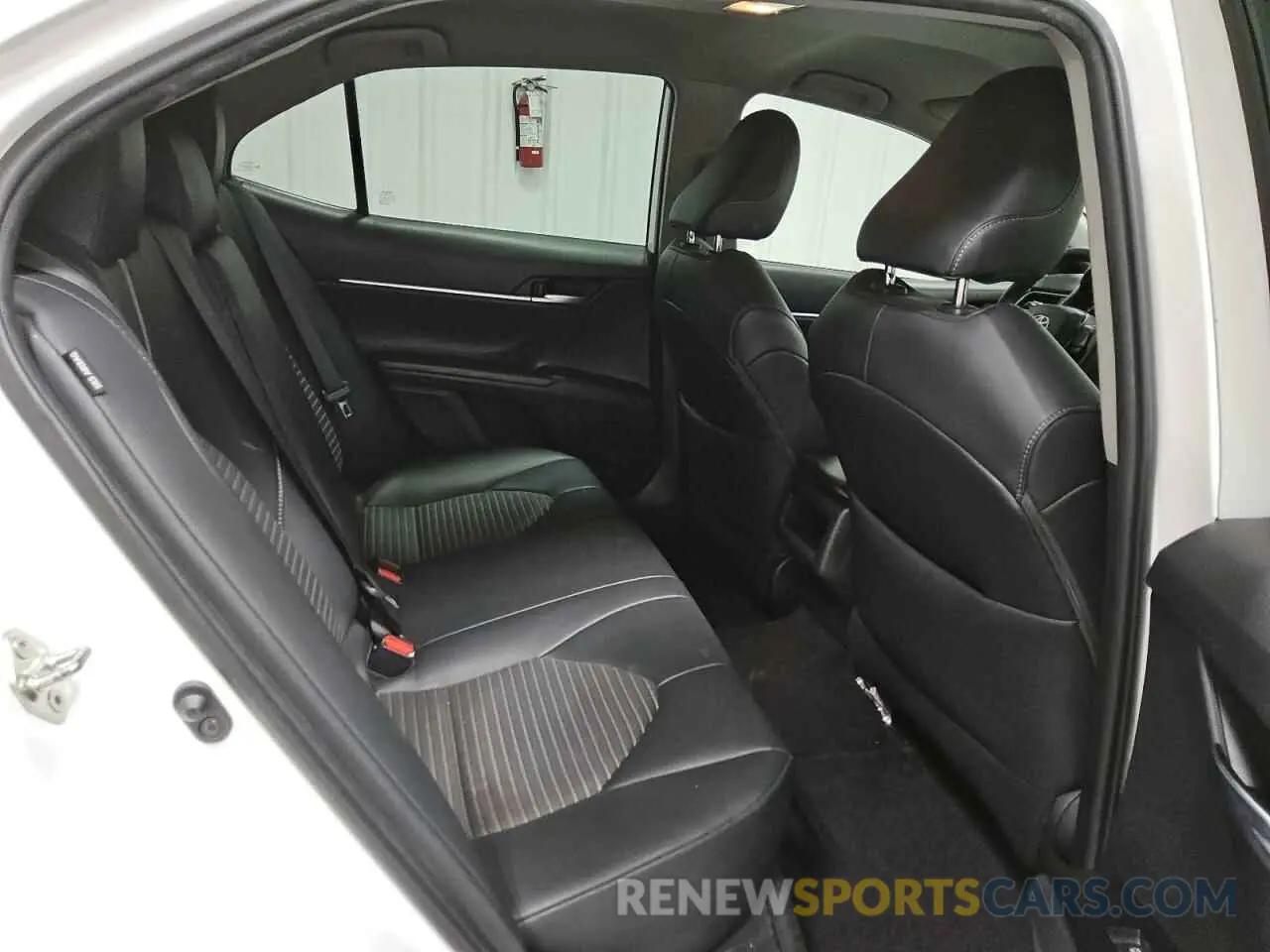 10 Фотография поврежденного автомобиля 4T1B11HK8KU274295 TOYOTA CAMRY 2019