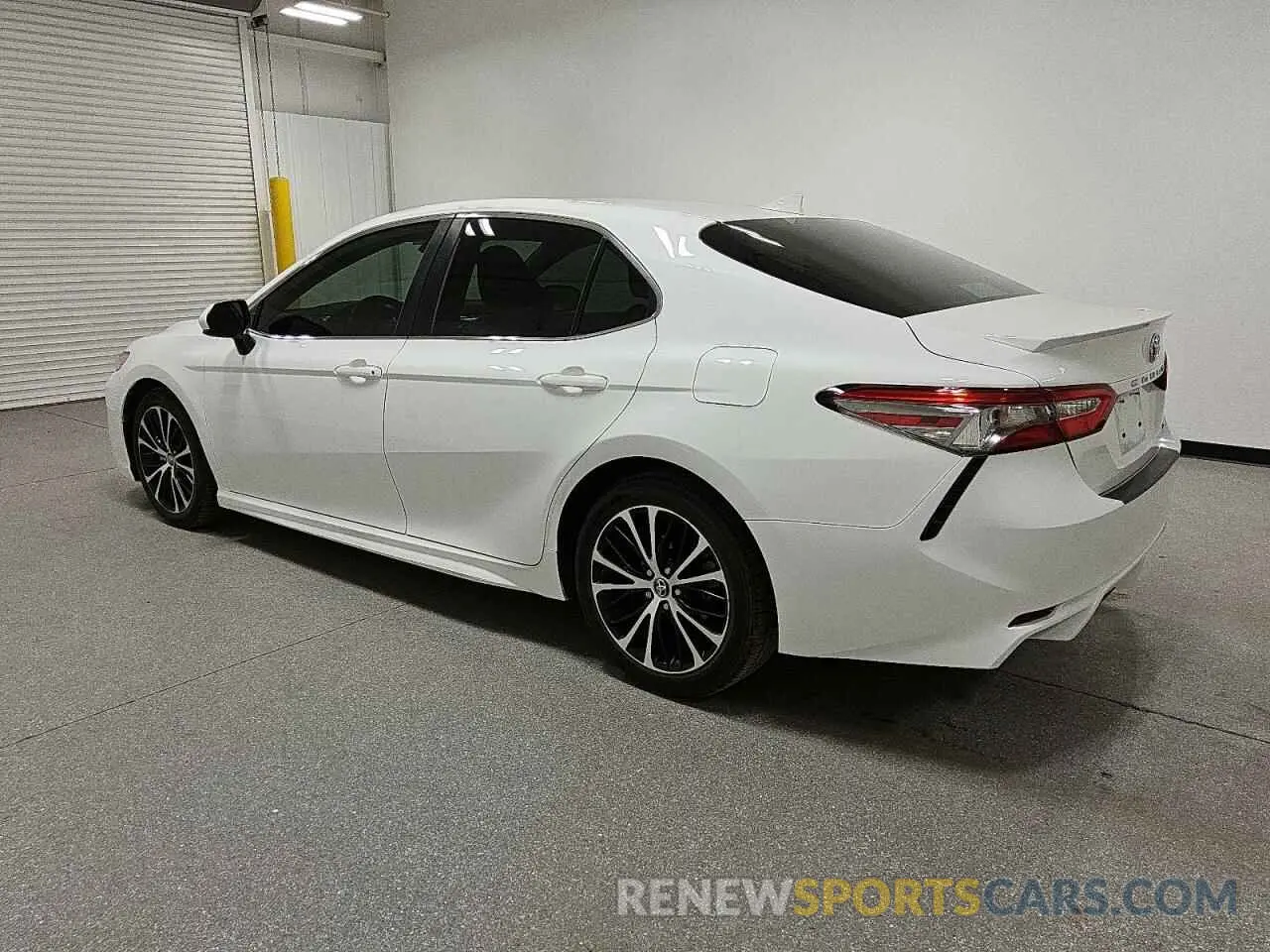 2 Фотография поврежденного автомобиля 4T1B11HK8KU274295 TOYOTA CAMRY 2019