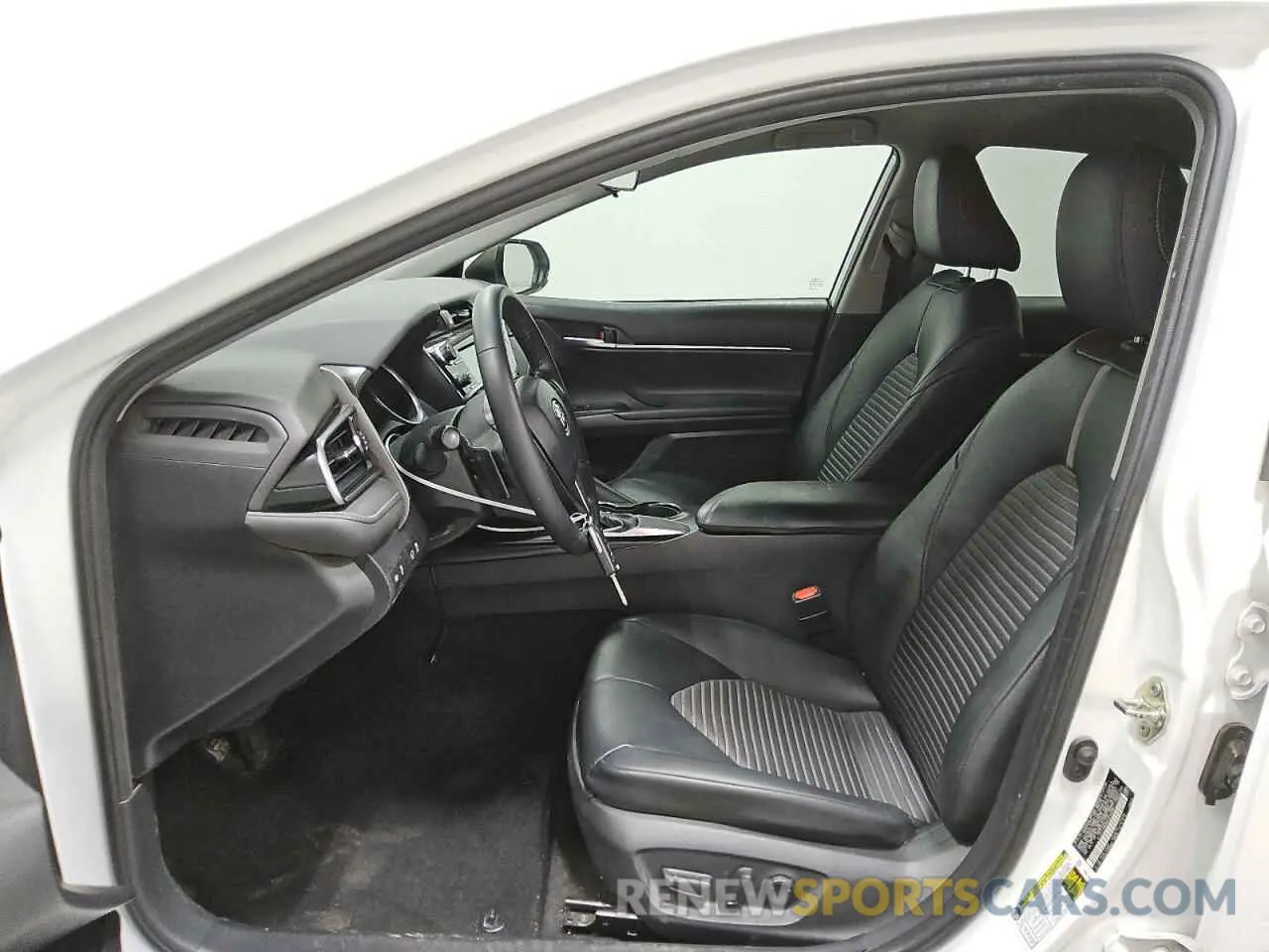 7 Фотография поврежденного автомобиля 4T1B11HK8KU274295 TOYOTA CAMRY 2019