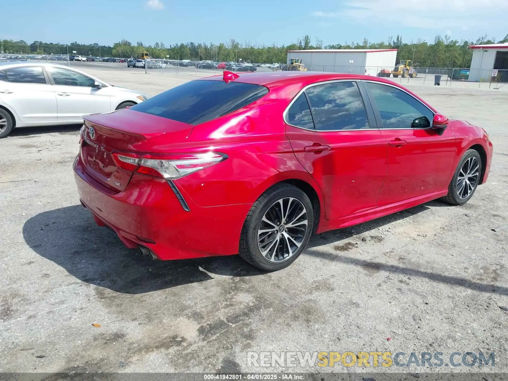 4 Фотография поврежденного автомобиля 4T1B11HK8KU277276 TOYOTA CAMRY 2019