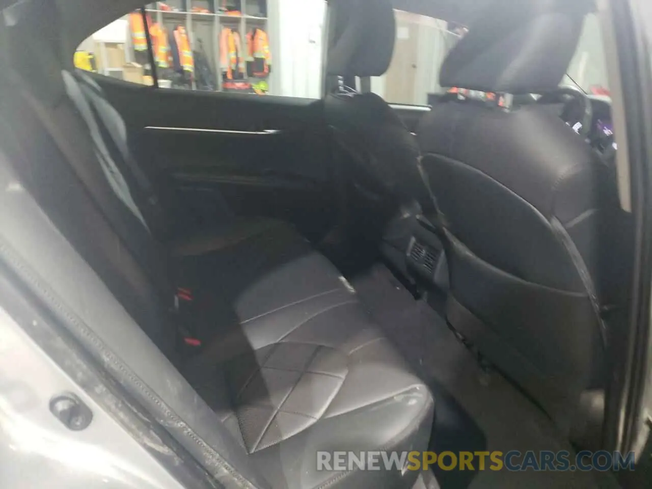 10 Photograph of a damaged car 4T1B11HK8KU292957 TOYOTA CAMRY 2019