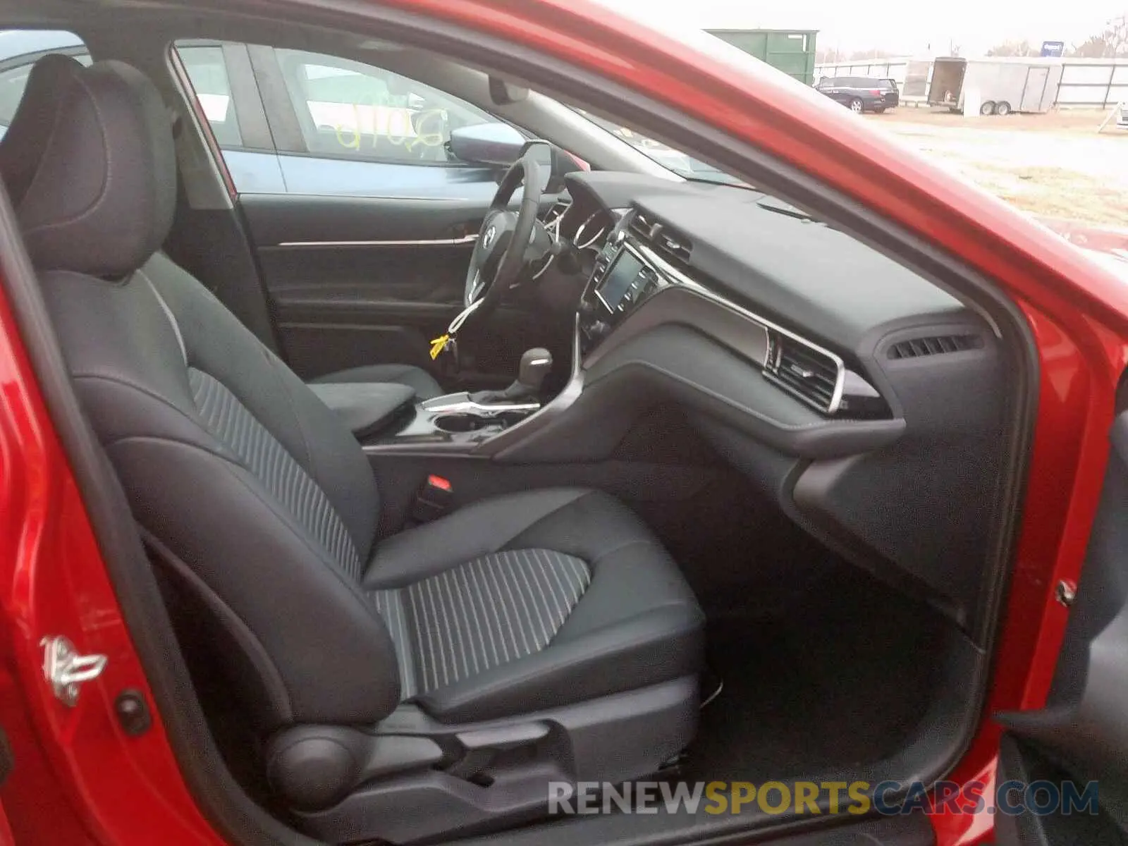 5 Photograph of a damaged car 4T1B11HK8KU293638 TOYOTA CAMRY 2019