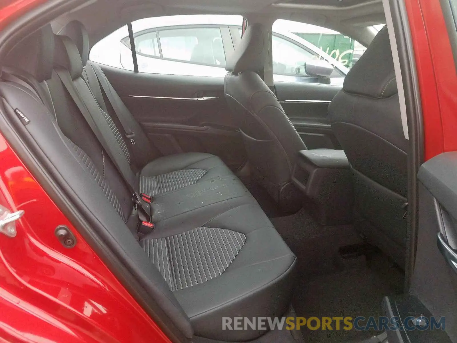 6 Photograph of a damaged car 4T1B11HK8KU293638 TOYOTA CAMRY 2019